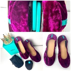 TYRIAN TIEKS new with box size 7 SOLD OUT on Black Friday 2020 RARE